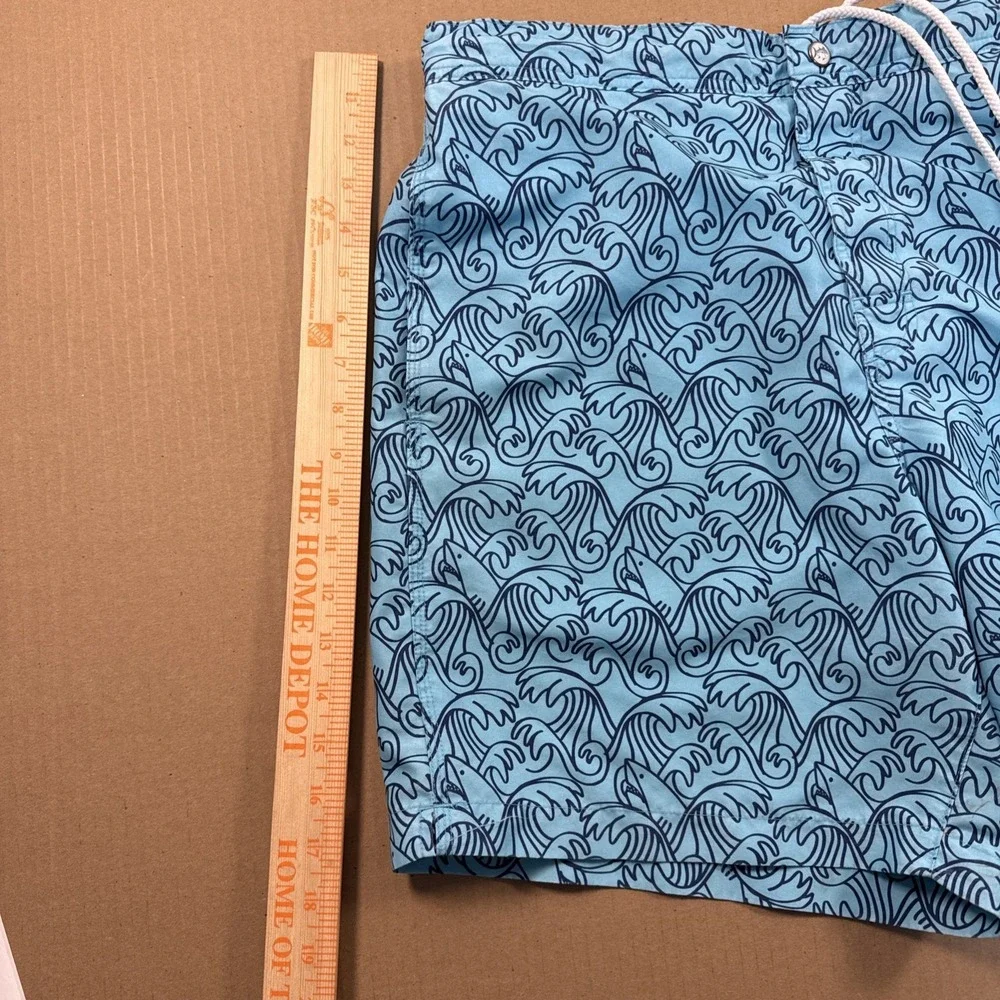 Southern Tide‎ Mens L Shark Wave Swim Trunks